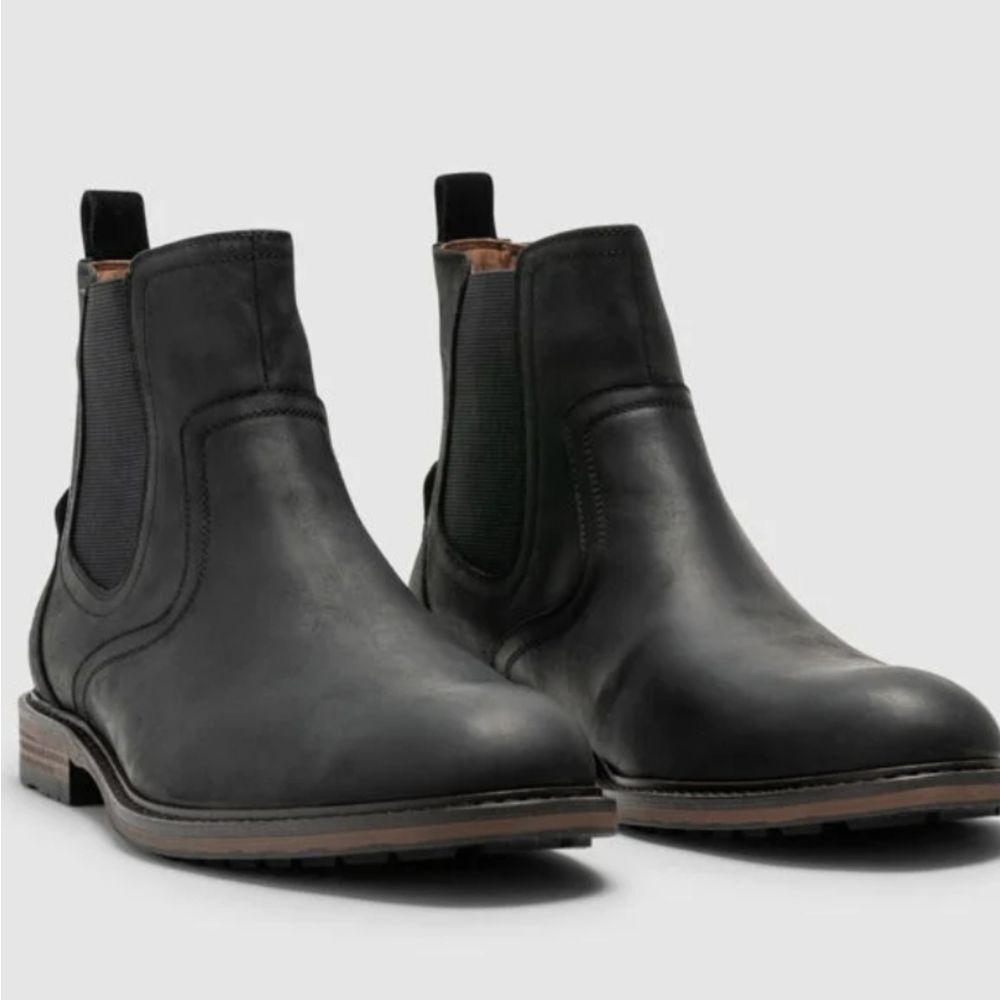 Rodd & Gunn Dargaville Chelsea Boots- Onyx‎